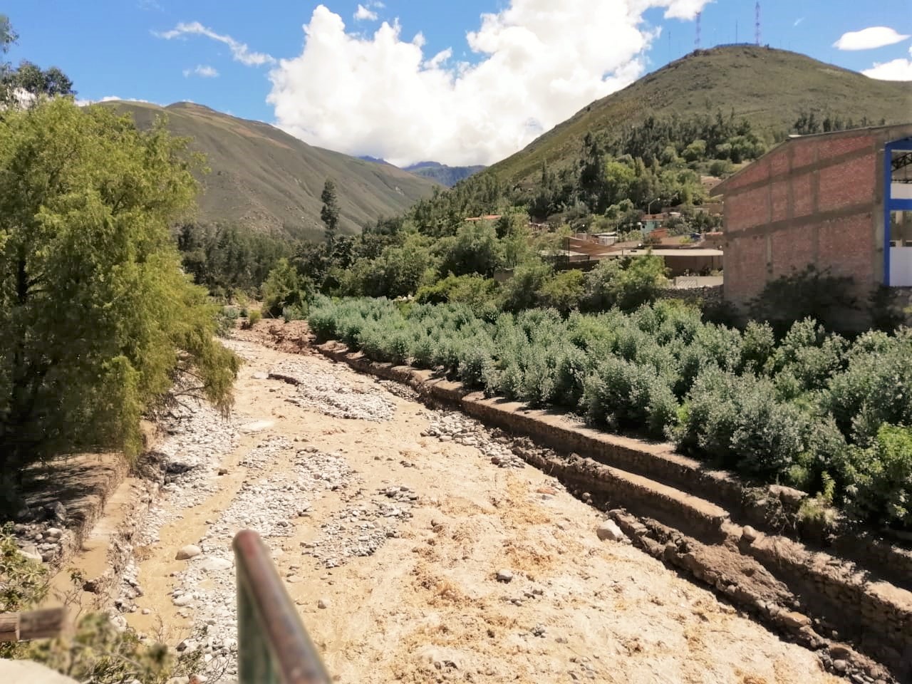 Gobierno Regional de Áncash apoyará con maquinaria y dotará de agua para atender la emergencia en Caraz