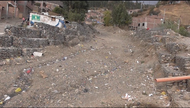 Ordenan desalojo de invasores del cauce del río Seco