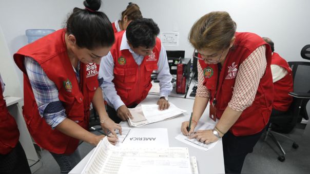Más de cinco mil expedientes de actas observadas ingresaron a los JEE de todo el país 
