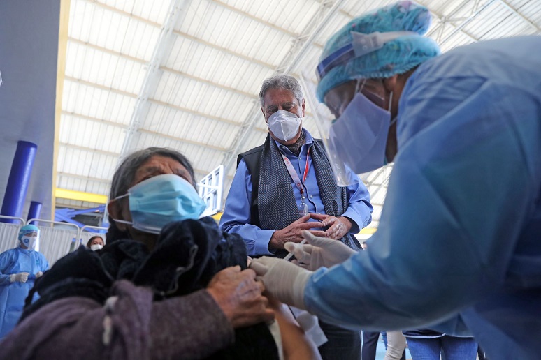Sagasti entrega en Huaraz más de 10,000 vacunas para inmunizar a adultos mayores contra el covid-19