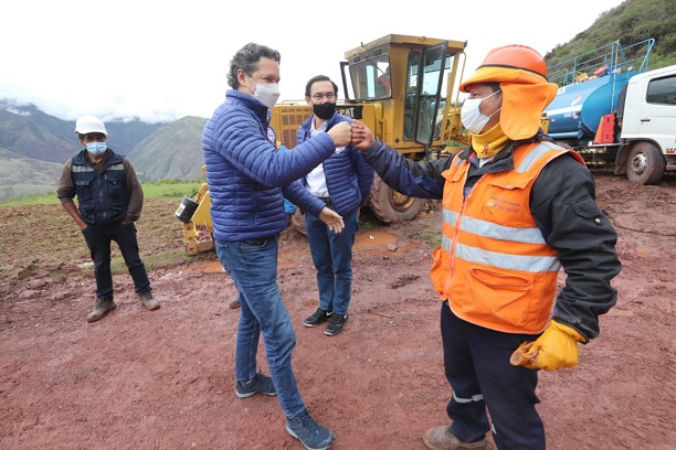 Candidato Salaverry saluda llegada de primer lote de vacunas