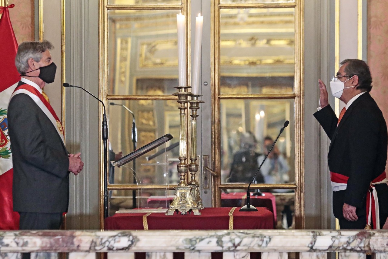 Presidente Sagasti juramentó a Óscar Ugarte como ministro de Salud