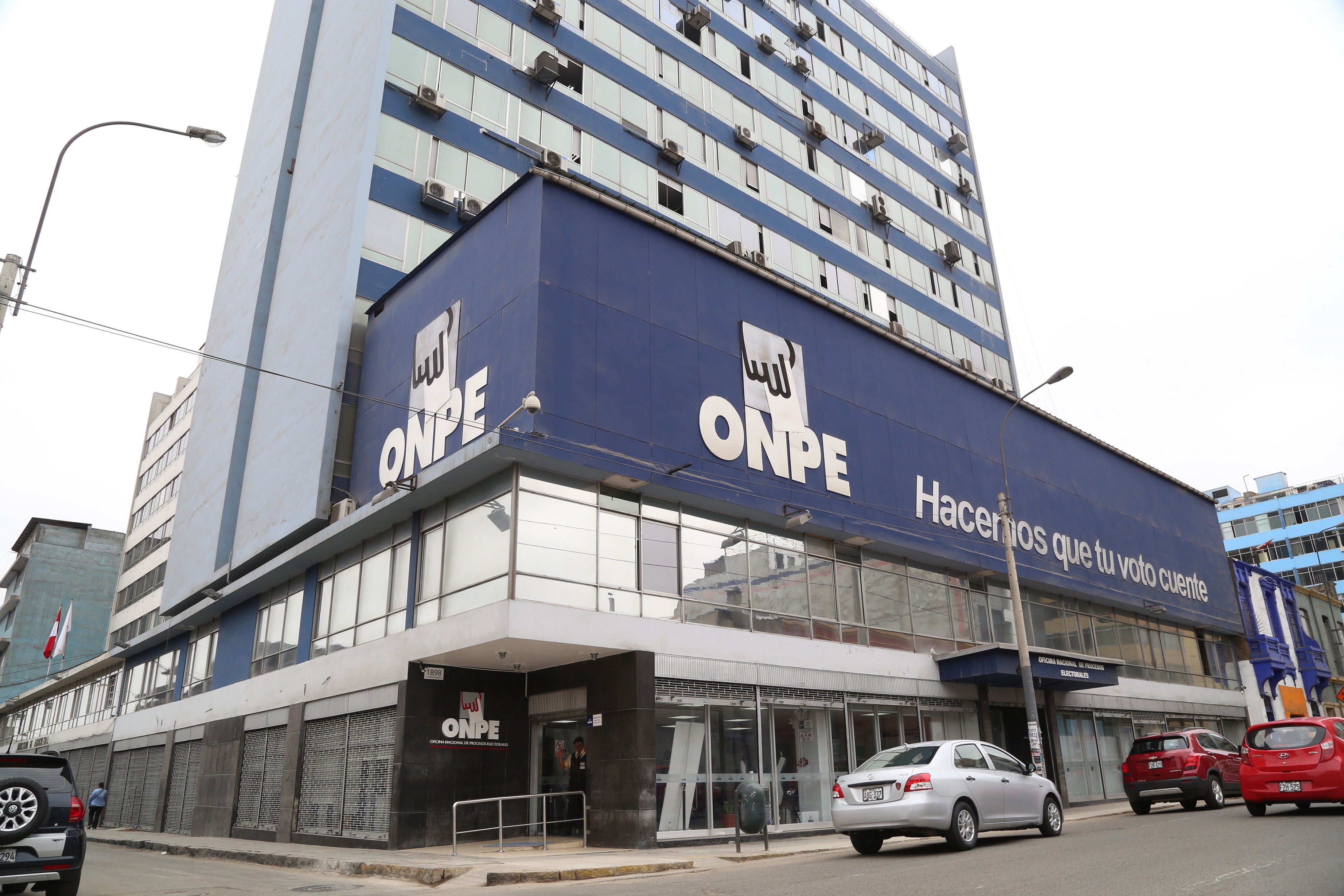 Veinte partidos políticos y 93 movimientos regionales entregaron información financiera del 2017