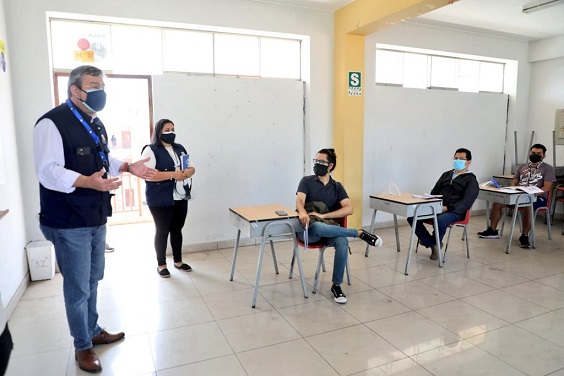 ONPE logra capacitar cifra récord de 237,000 miembros de mesa   