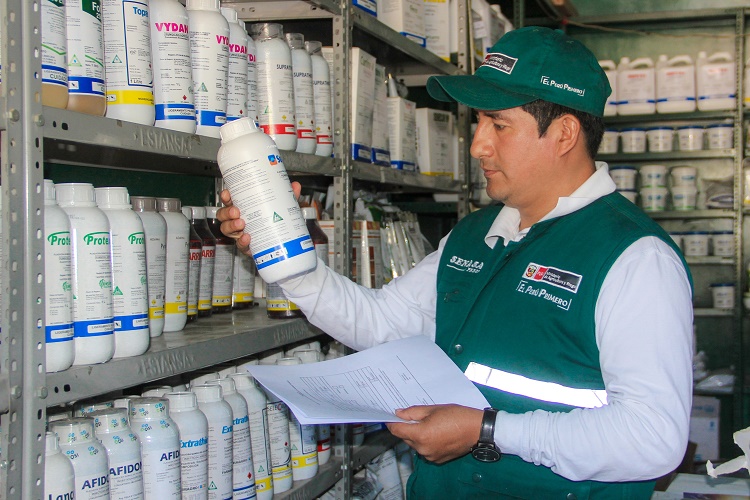 Quillo: Senasa orienta a propietarios de tiendas de plaguicidas en formalización de establecimientos