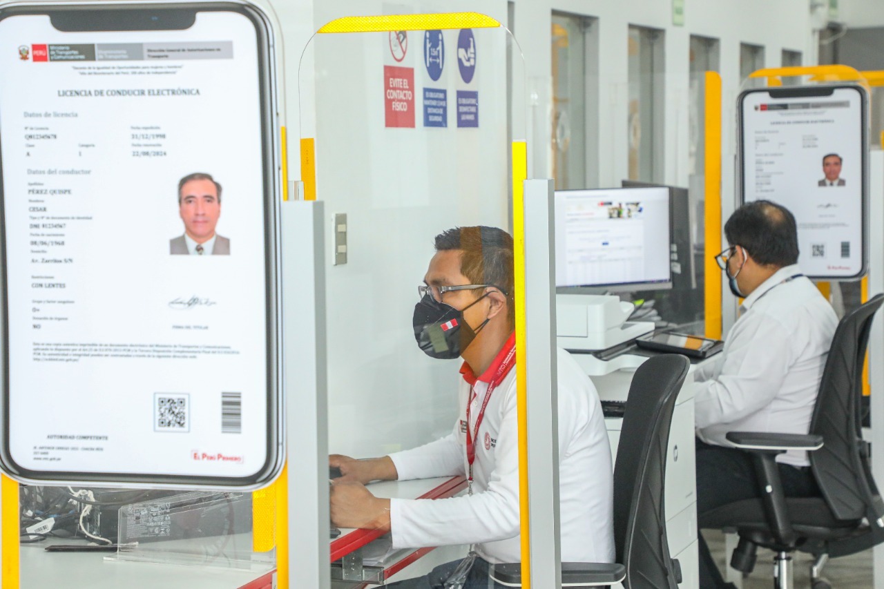 Puedes obtener tu licencia de conducir electrónica el mismo día que inicias el trámite