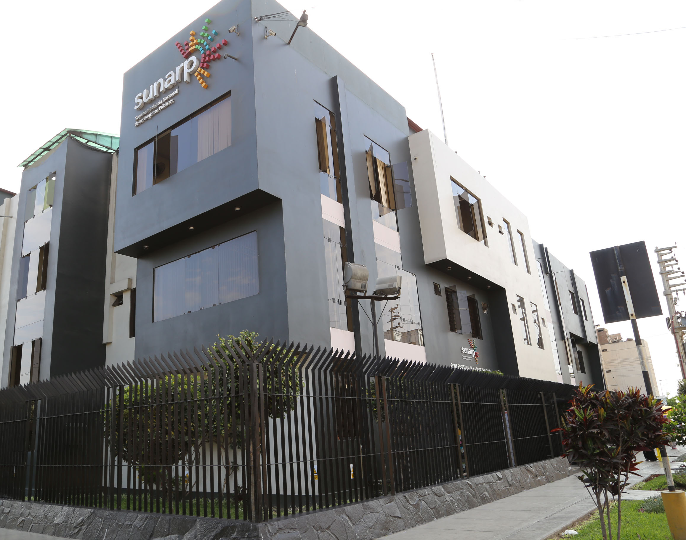 A nivel nacional el 88.8% de viviendas tiene título inscrito en Registros Públicos