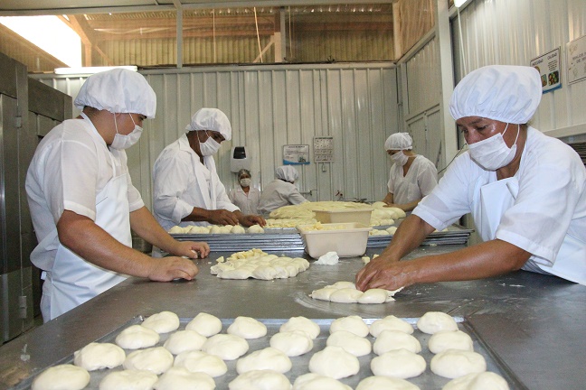 Áncash: Qali Warma supervisa elaboración de productos en planta de proveedor 