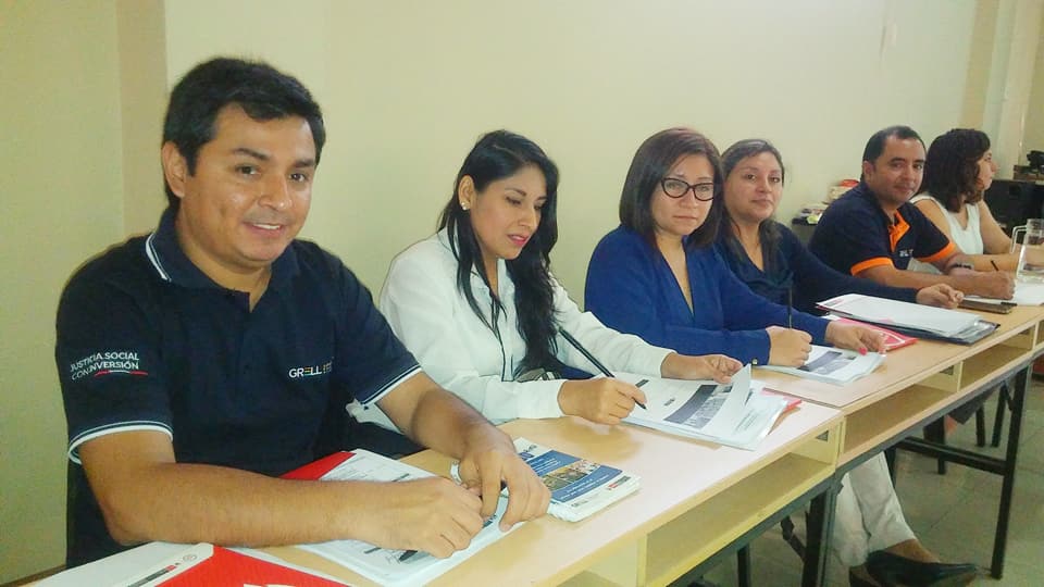 Docentes evalúan estrategias para optimizar el servicio educativo en taller macrorregional en Trujillo