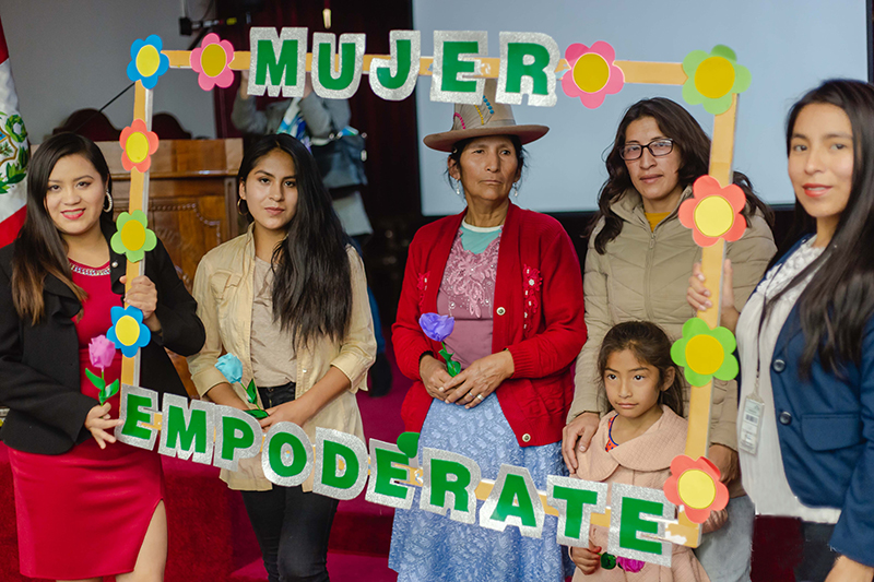 Huaraz: equipo multidisciplinario de la CSJAN realizó taller por la No Violencia a la Mujer