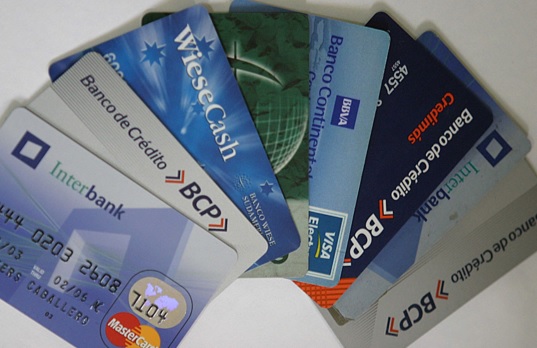 Sepa qué bancos ofrecen tarjetas de crédito sin membresía