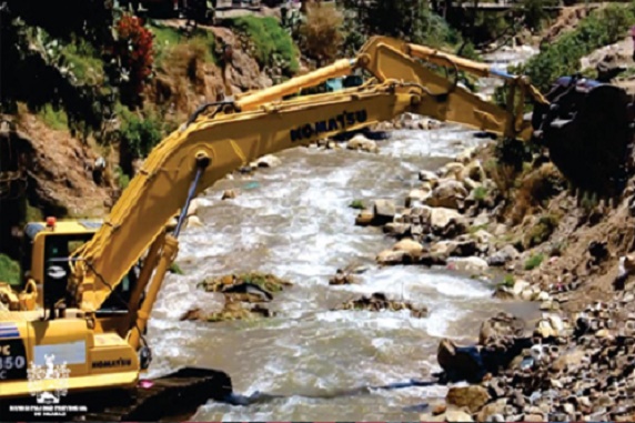 Municipio de Huaraz continúa tarea de limpieza en el río Quillcay