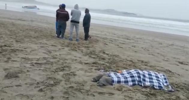 Un pescador muere, 2 desaparecidos y 3 heridos al voltearse pequeña embarcación en mar de Huarmey