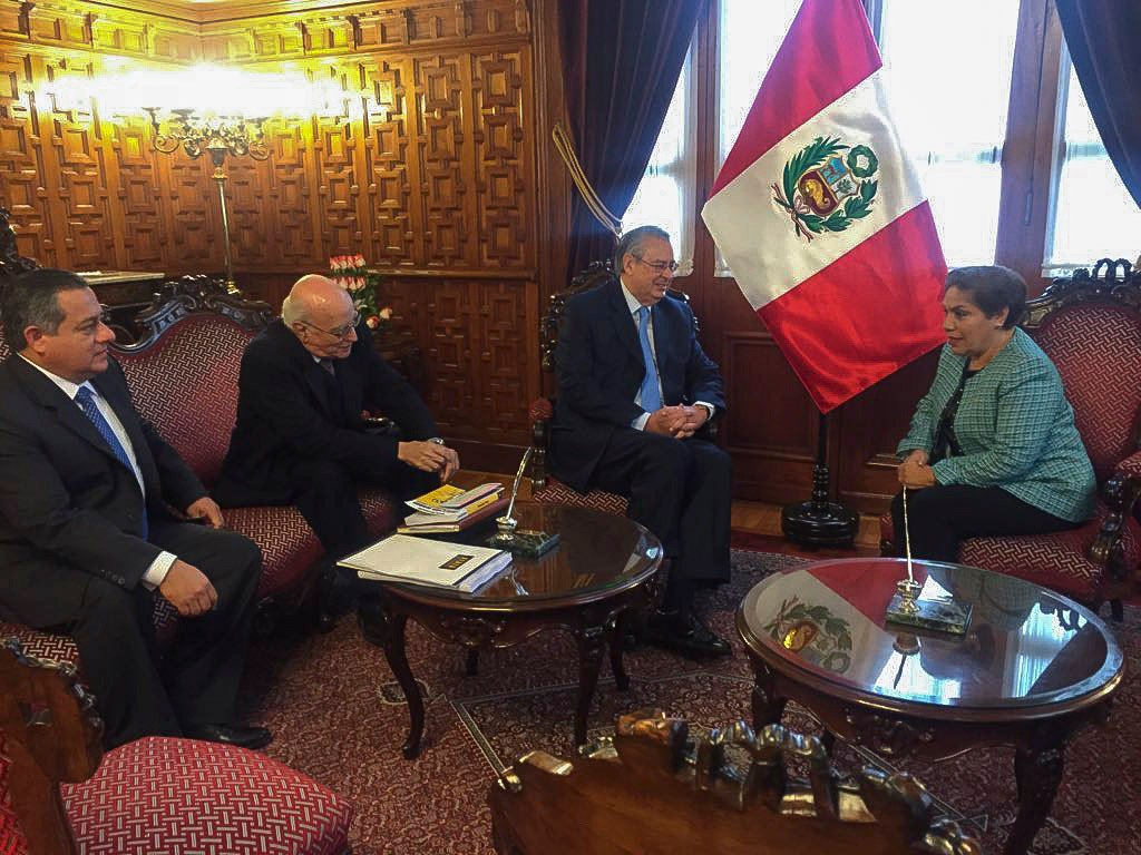 Transparencia presentó propuestas de reforma institucional a presidenta del Congreso