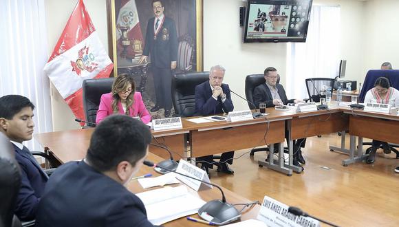 Comisión de Constitución archivó proyecto por el cual el Ejecutivo anunció cuestión de confianza 