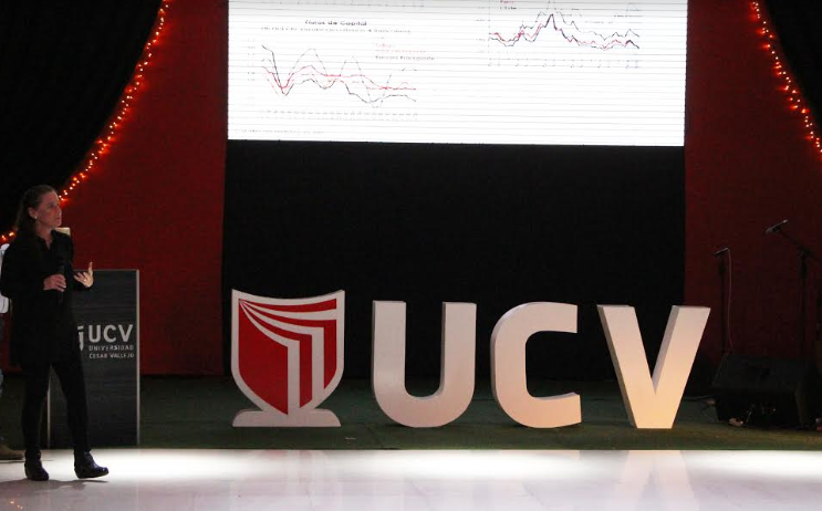 Chimbote: ex ministra Claudia Cooper dictó conferencia a empresarios  