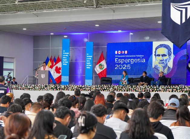 Escritores e investigadores celebran el legado de César Vallejo en la UCV