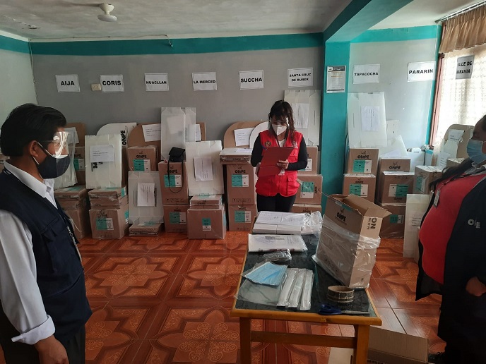 ODPE Recuay verifica material de sufragio para comicios del 11 de abril