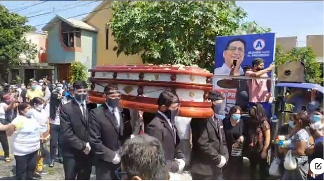 Familiares, amigos y seguidores dieron el último adiós a candidato Líder Saavedra en Nuevo Chimbote