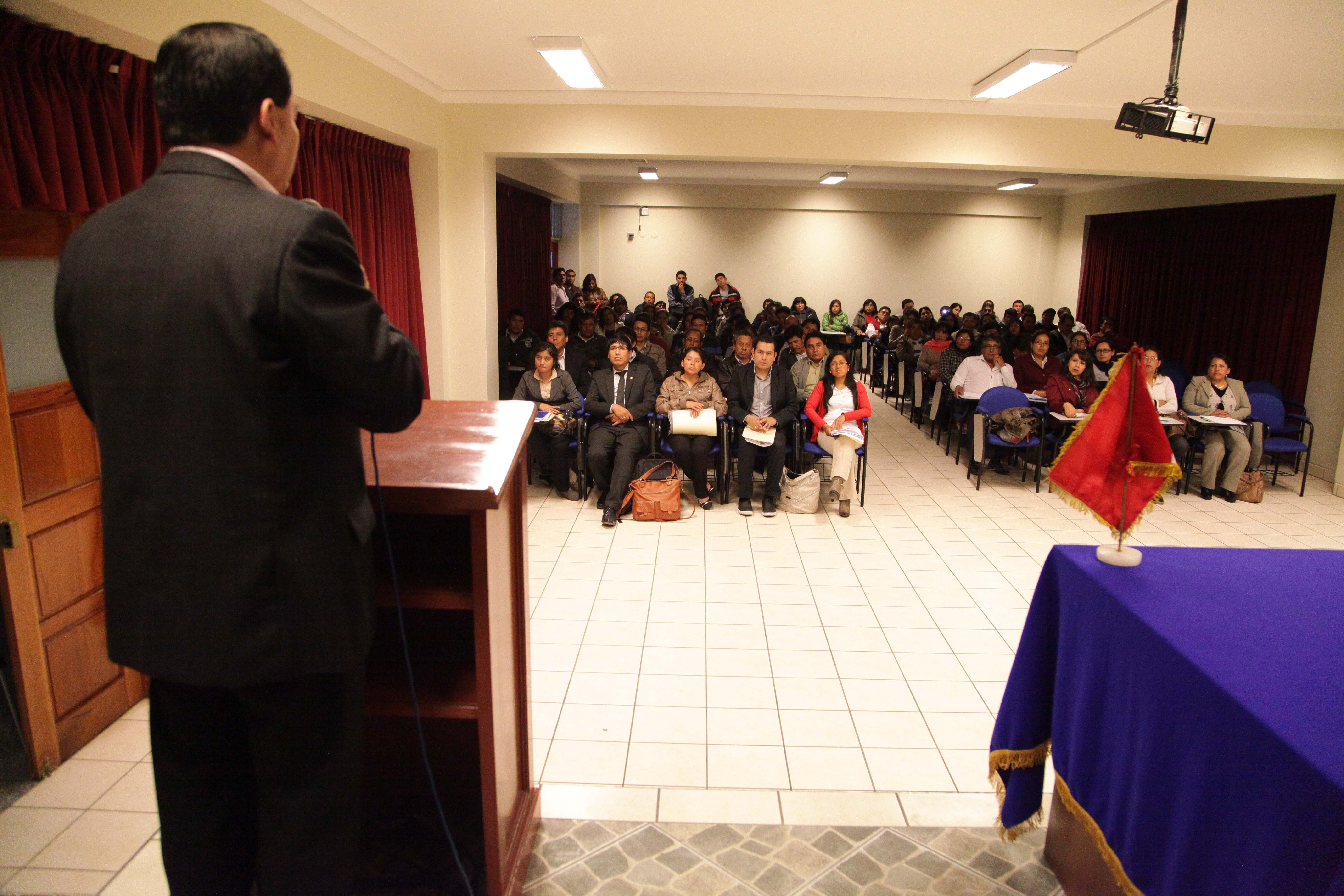 Trabajadores de la Unasam son capacitados en curso de Ofimática General