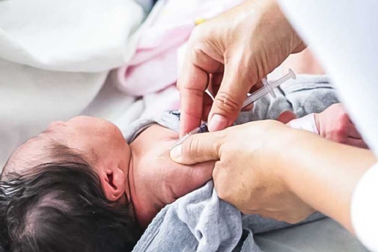  Recién nacidos deben recibir vacunas contra el bacilo de Calmette-Guérin y de hepatitis B
