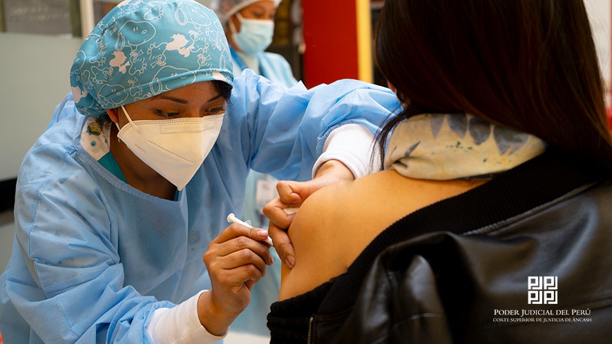 Servidores de la Corte de Justicia de Áncash fueron vacunados contra el covid-19 