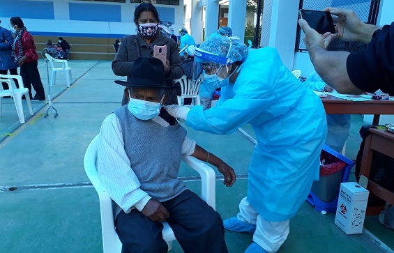 Buenas noticias para Áncash, llegarán 10,000 vacunas más para vacunar a adultos mayores