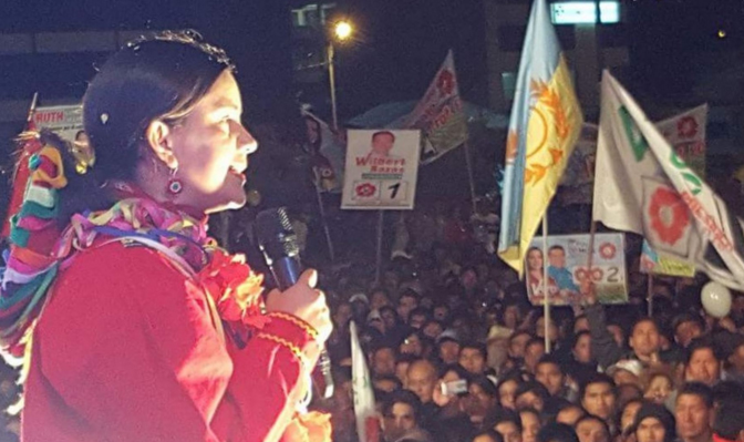 Verónika Mendoza afirma que cambiará la Constitución y enfrentará la corrupción