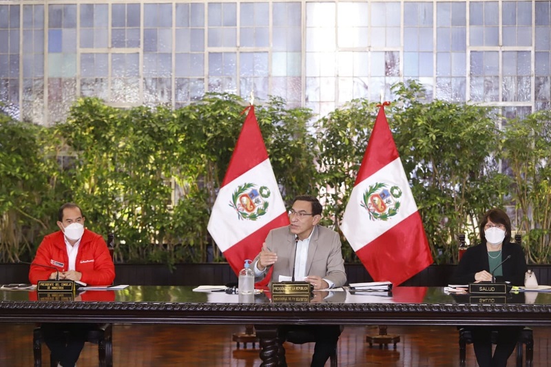 Mandatario peruano promulga ley que promueve el libro