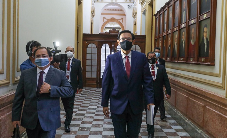 Congreso oficializa inhabilitación por diez años para Martín Vizcarra