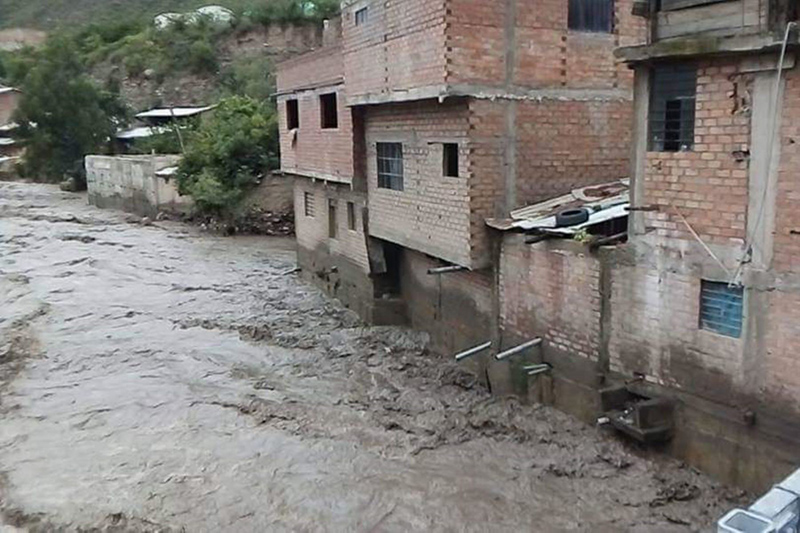 Viviendas de Huari están en peligro por la crecida del río Puchka