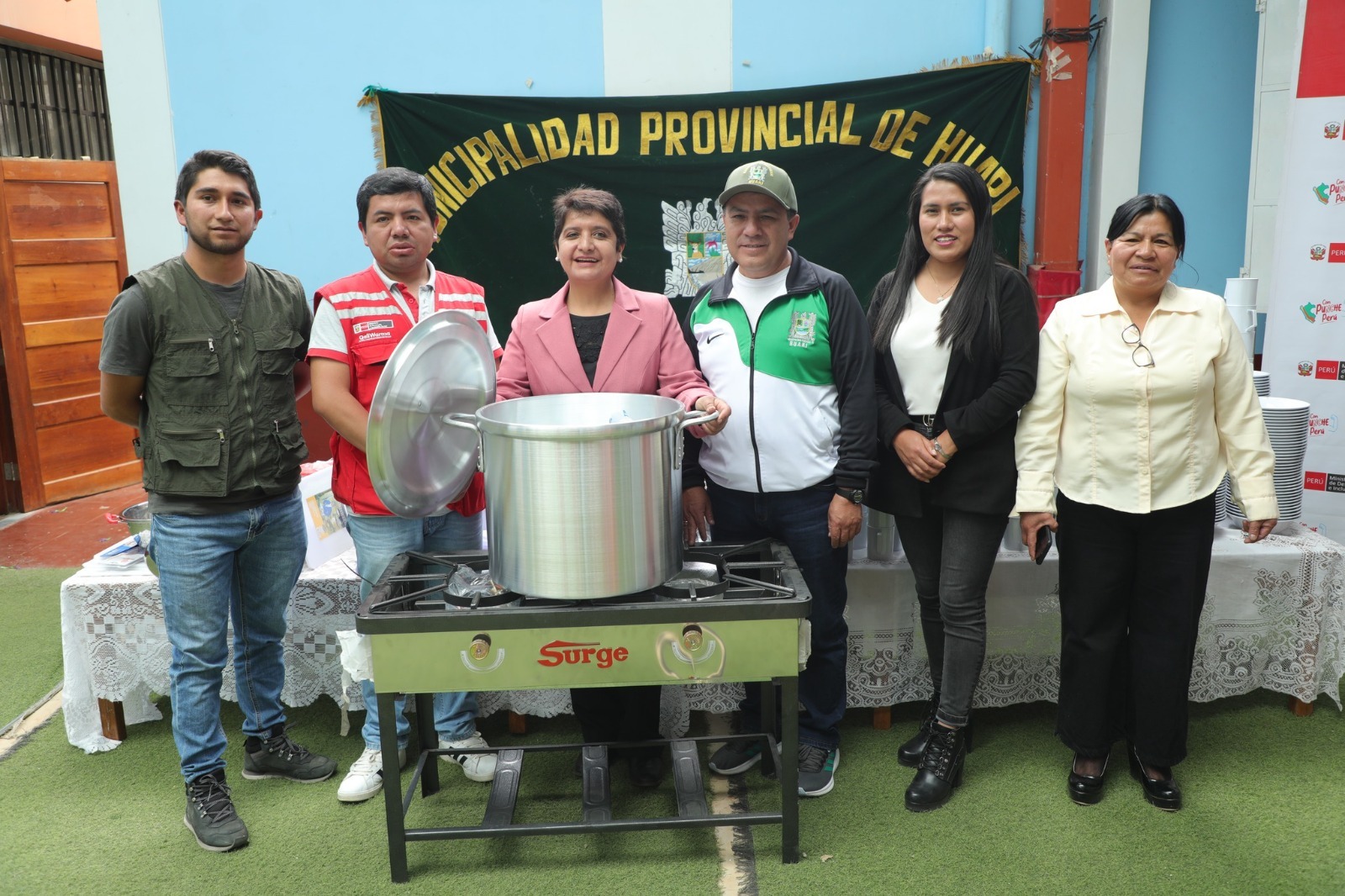 Áncash: Qali Warma en articulación con Municipalidad de Huari entregan kits para equipar cocina de institución educativa inicial
