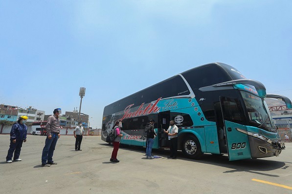 Transporte interprovincial movilizó a más de 2 millones de pasajeros en primeros meses de reactivación