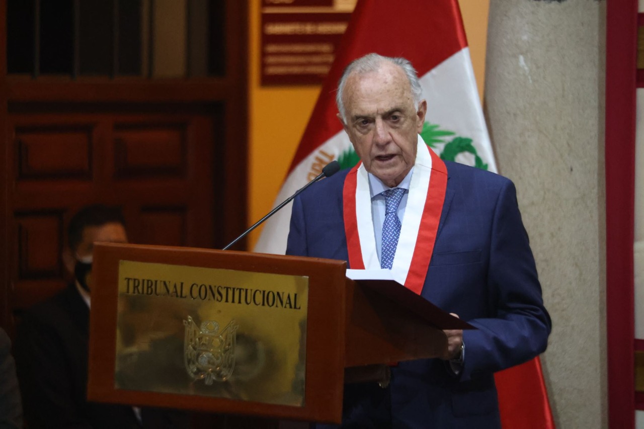 Nuevo titular del TC expresa preocupación por tensión política