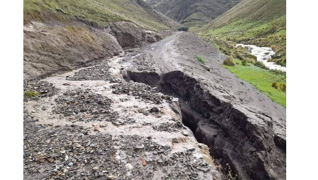 Áncash: intensas lluvias hacen colapsar carretera en el distrito de Pamparomás