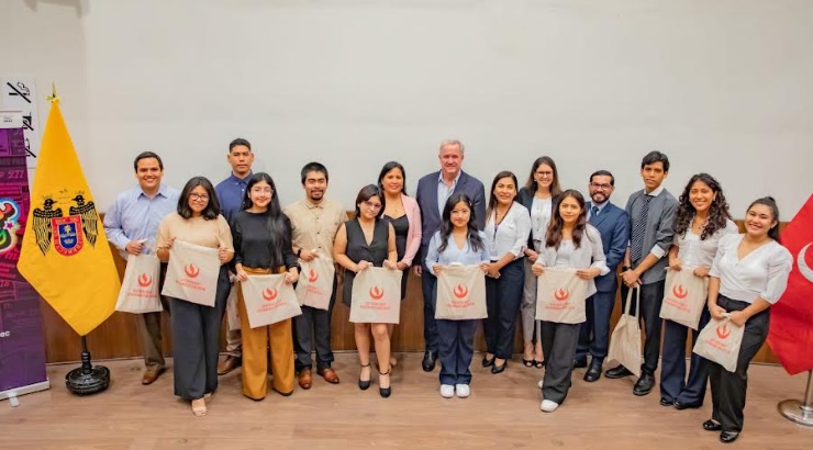 Dos universidades más se unen a Beca 18 y abren sus puertas a alumnos finalistas del concurso