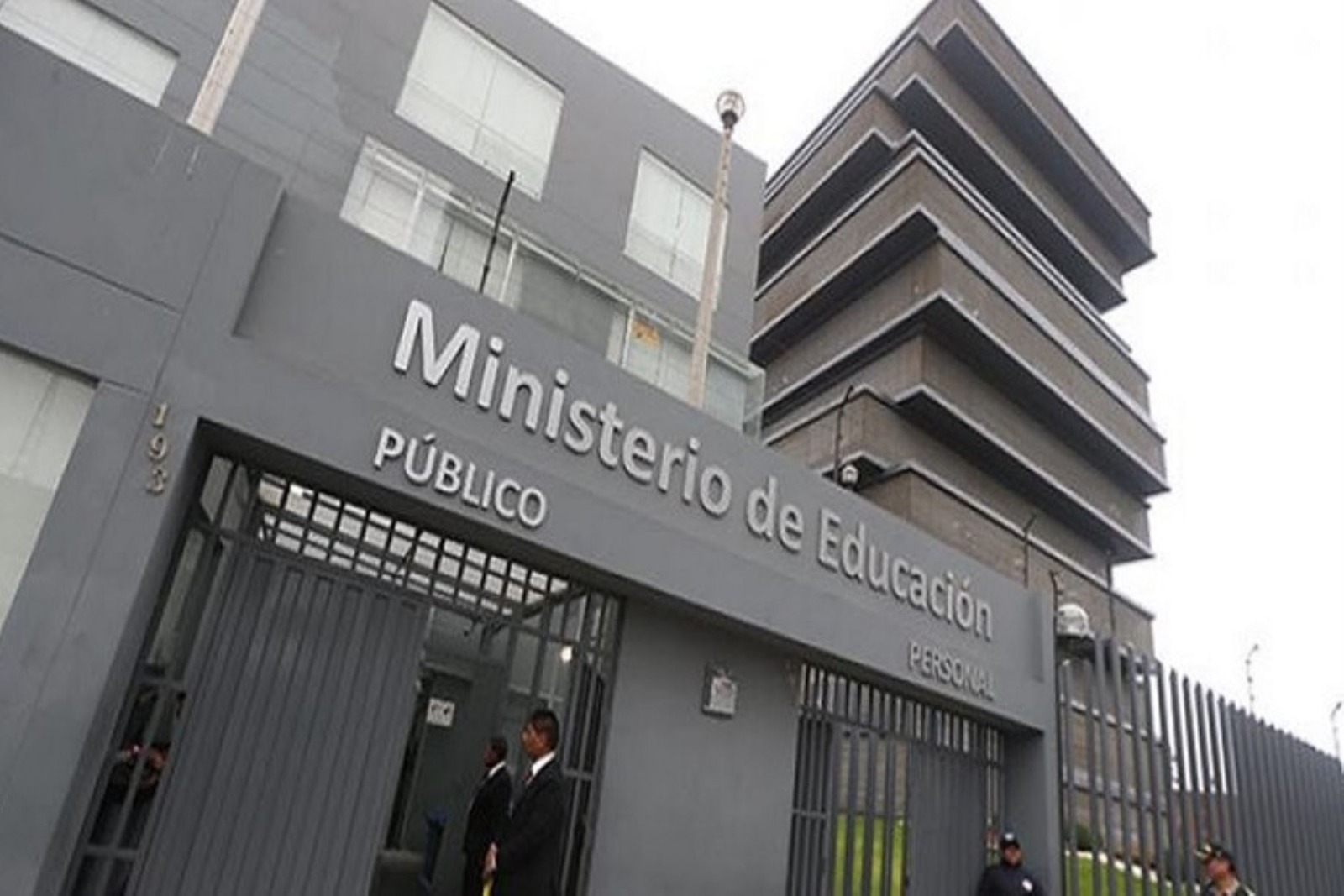 Ministerio de Educación separó a 9 profesores sentenciados por terrorismo y 18 por violación