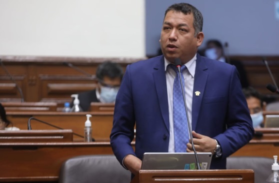 Acumularán denuncias contra Darwin Espinoza en la Comisión de Ética del Congreso