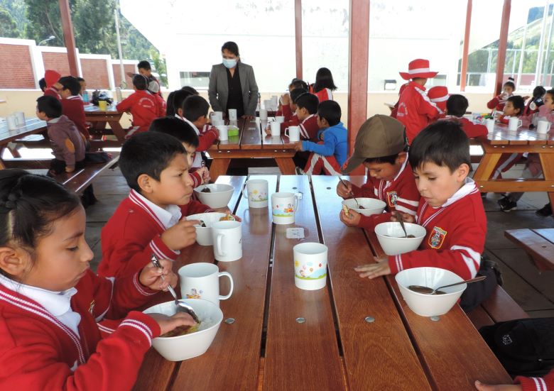 Áncash: comunidad educativa de I. E. Libertador San Martín prepara desayunos escolares con productos nutritivos