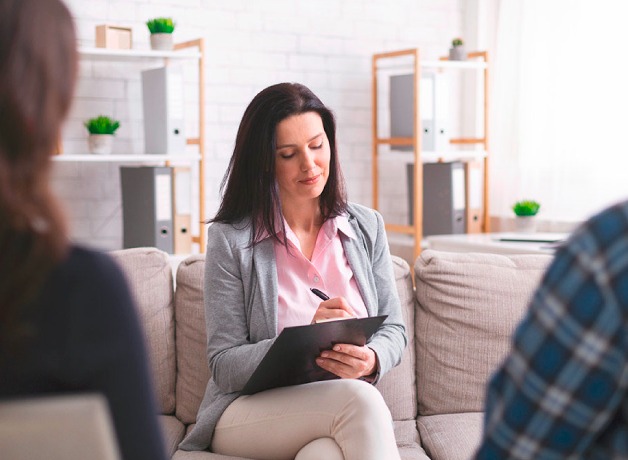 Psicólogos o psiquiatras: ¿quién debe realizar el diagnóstico de los trastornos mentales?