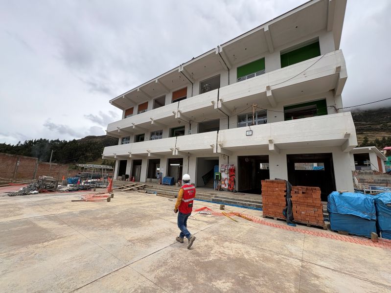 Contraloría alerta paralización de obras en dos colegios de Áncash valorizadas en S/ 129 millones